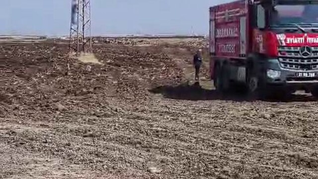 Diyarbakır'da yüksek gerilim hattı direğinde bir kişi ölü bulundu