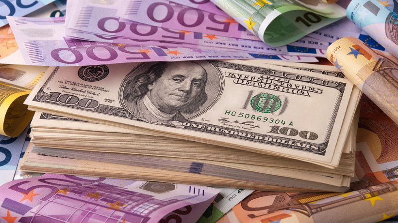 İstanbul serbest piyasasında dolar 48 lira eşiğini aşarak yükselişe geçti