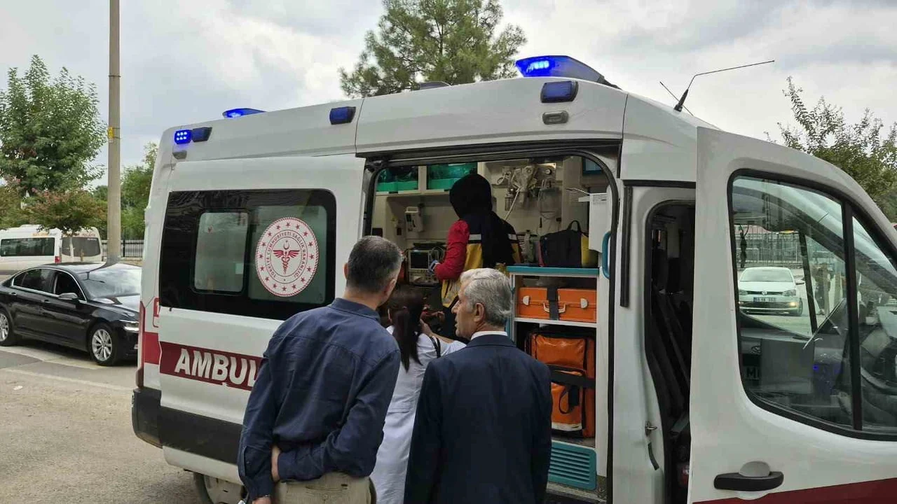 Adıyaman'da okul çıkışında motosikletin çarptığı öğrenci yaralandı