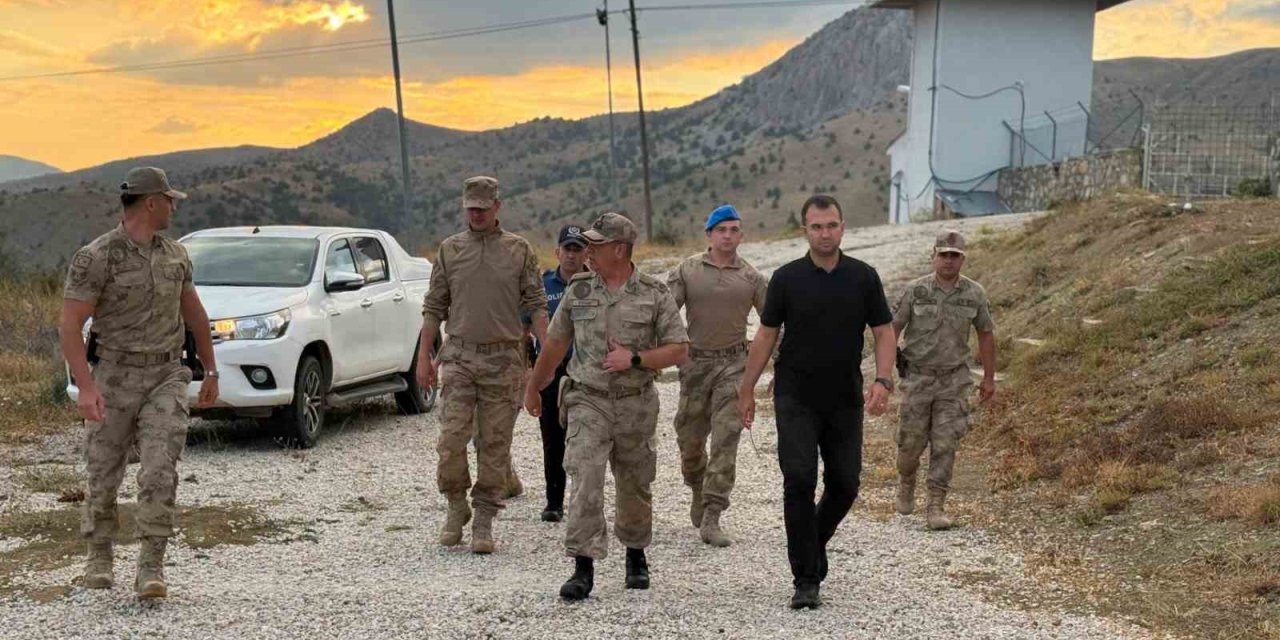 Refahiye Kaymakamı Gümüşakar Jandarma Karakolu'ndaki çalışmaları inceledi