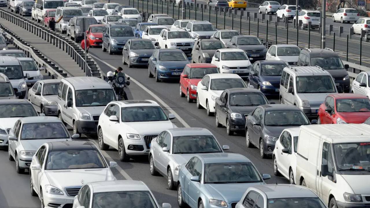 Benzine yapılan indirimler benzin ve motorin arasındaki farkı artırdı