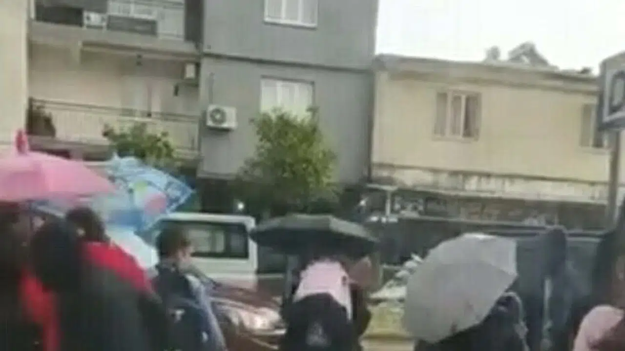 Aydın Efeler'de şiddetli sağanak yağış su baskınlarına yol açtı