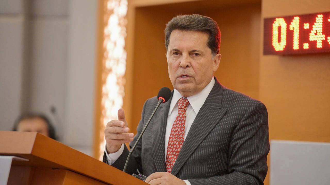 Ahmet Özer mahkeme kararına itiraz edeceğini ve göreve dönüş engelinin olmadığını açıkladı