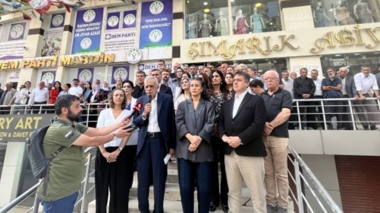 DEM Partili belediye eşbaşkanları kayyum politikalarına karşı Mardin'de toplandı