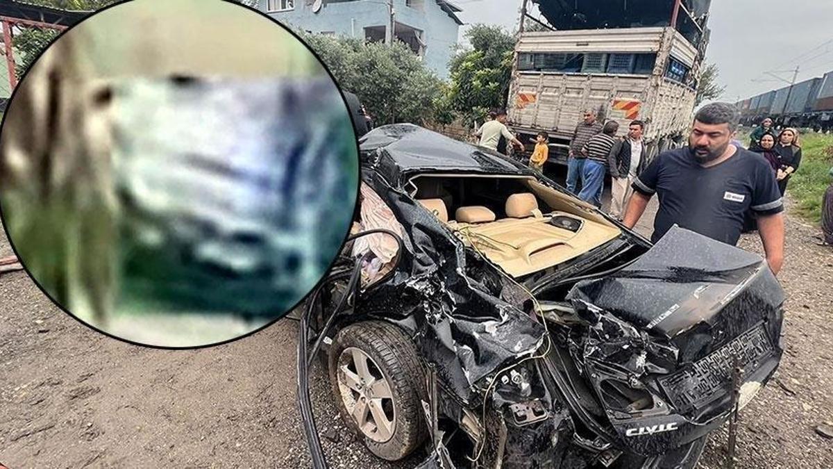 Hatay'da yük treni hemzemin geçitte otomobile çarptı: 2 yaralı