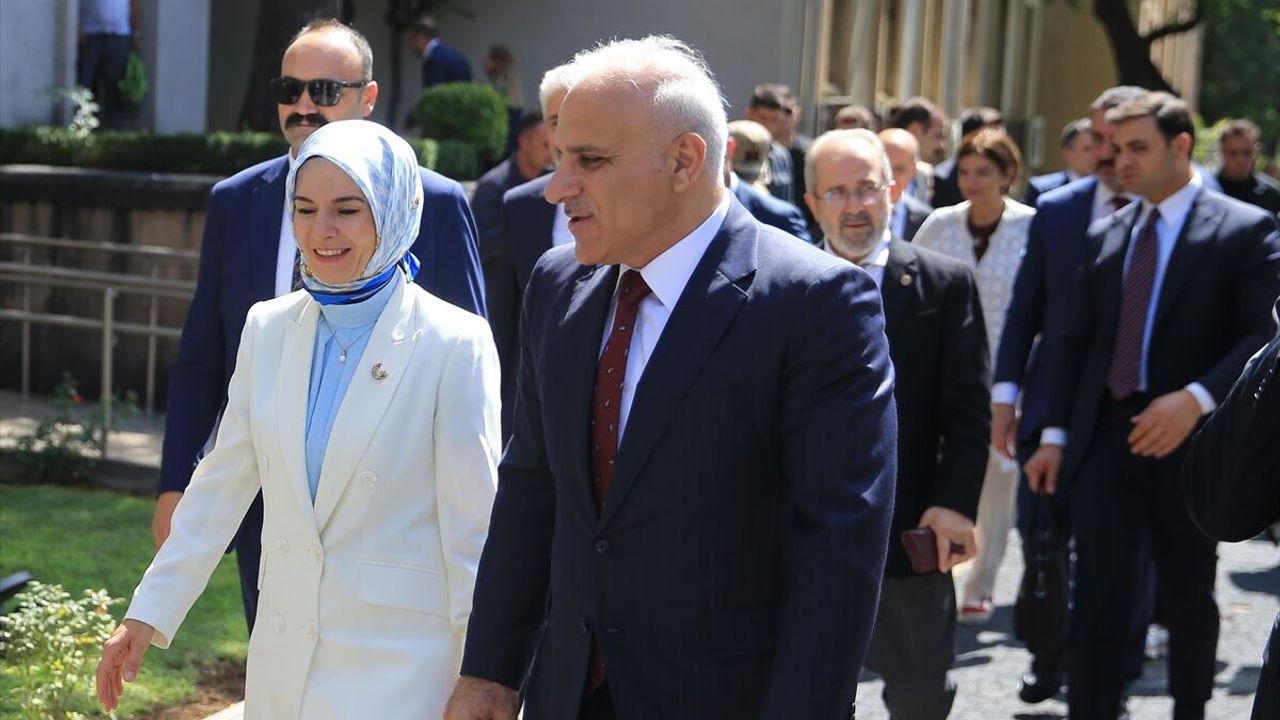 Bakan Göktaş Diyarbakır'da aile ve gençlik projelerini açıkladı