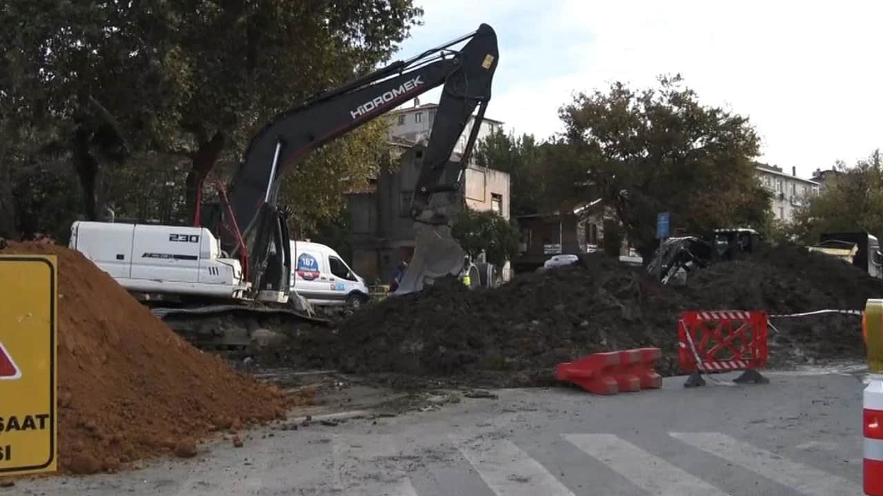 Eyüpsultan'da altyapı çalışması sırasında doğalgaz borusu delindi