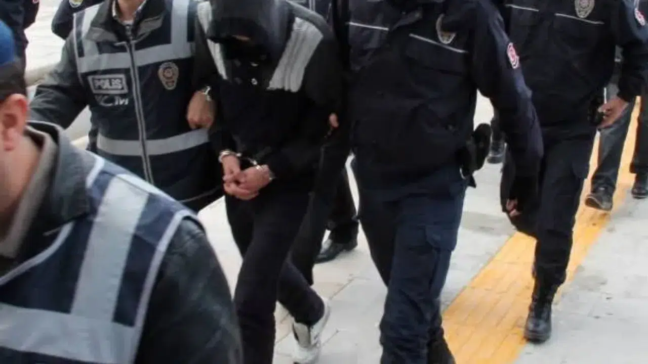 Eskişehir'de düzenlenen uyuşturucu operasyonlarında 3 şüpheli tutuklandı