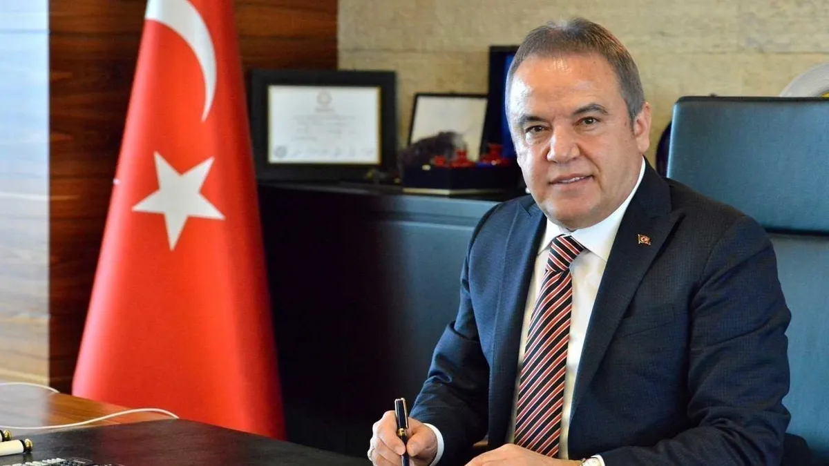 Muhittin Böcek hakkında fuhuş ve iş vaadiyle yönlendirme iddiaları