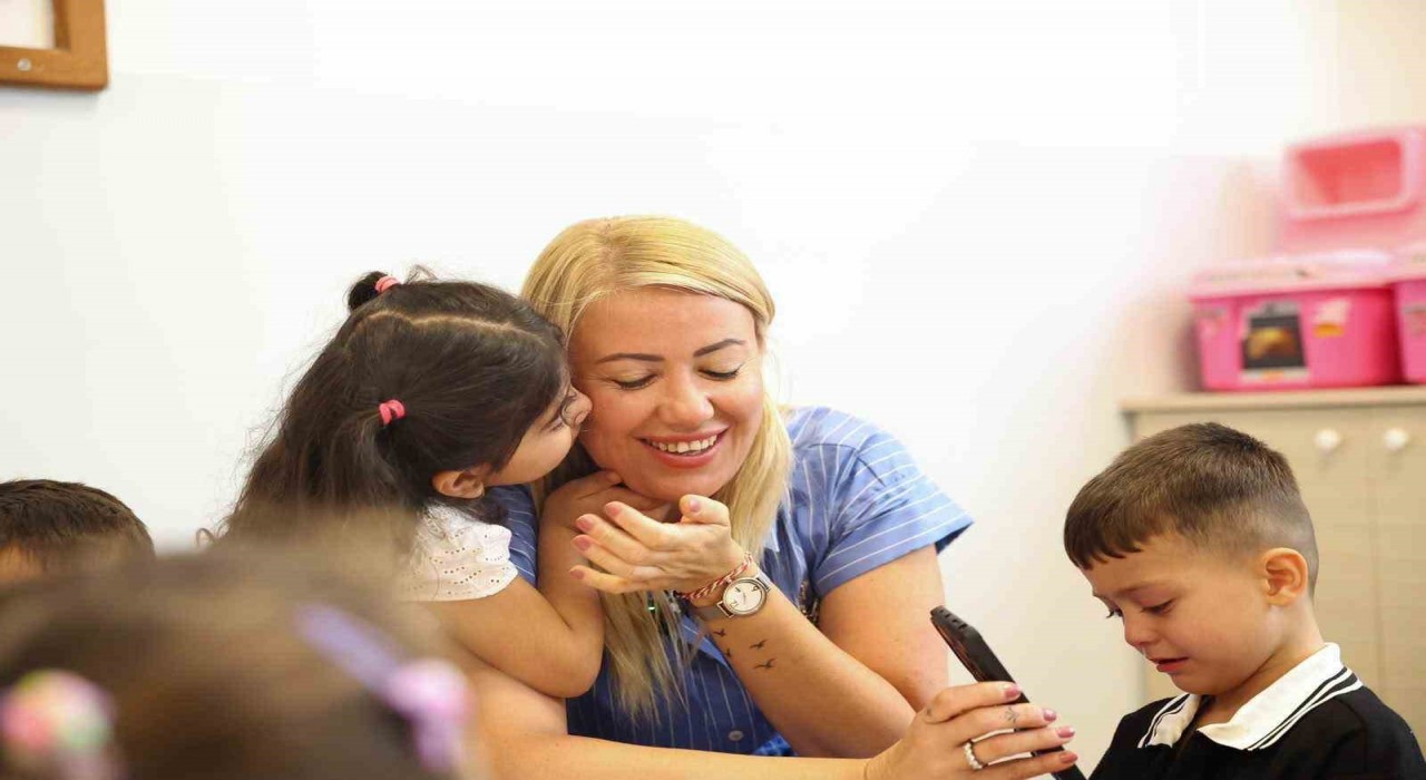 Merkezefendi Belediye Başkanı Şeniz Doğan kreş öğrencilerini ziyaret etti
