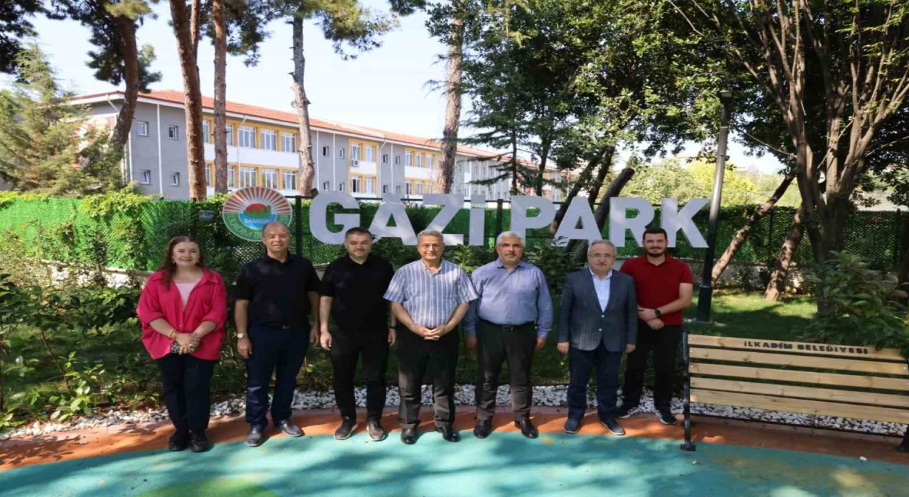 Samsun İlkadım'daki Gazi Park yeni konseptiyle hizmete girdi