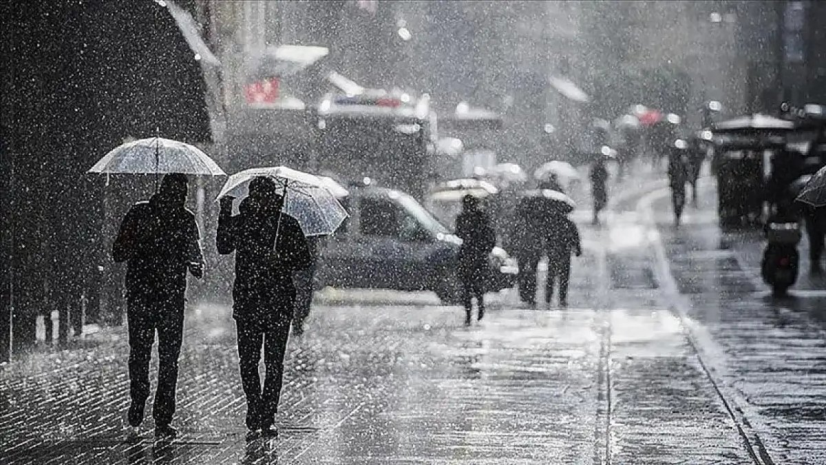 İstanbul'da hafta sonu yağışlar yeniden başlıyor, sıcaklıklar düşecek