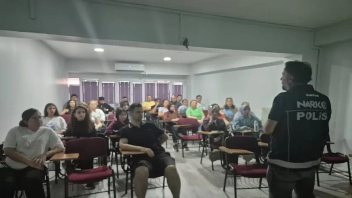Samsun'da narkotik ekiplerinden 331 vatandaşa bilgilendirme eğitimi