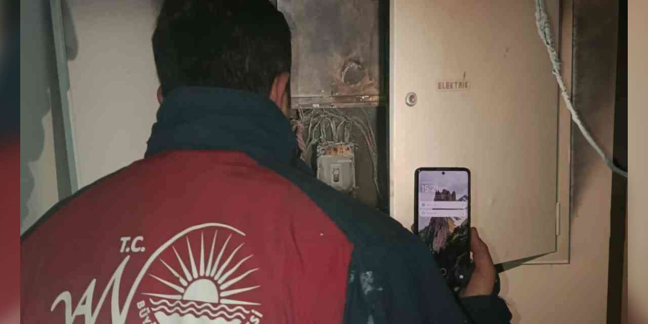 Van'ın İpekyolu ilçesinde bir otelde yangın çıktı