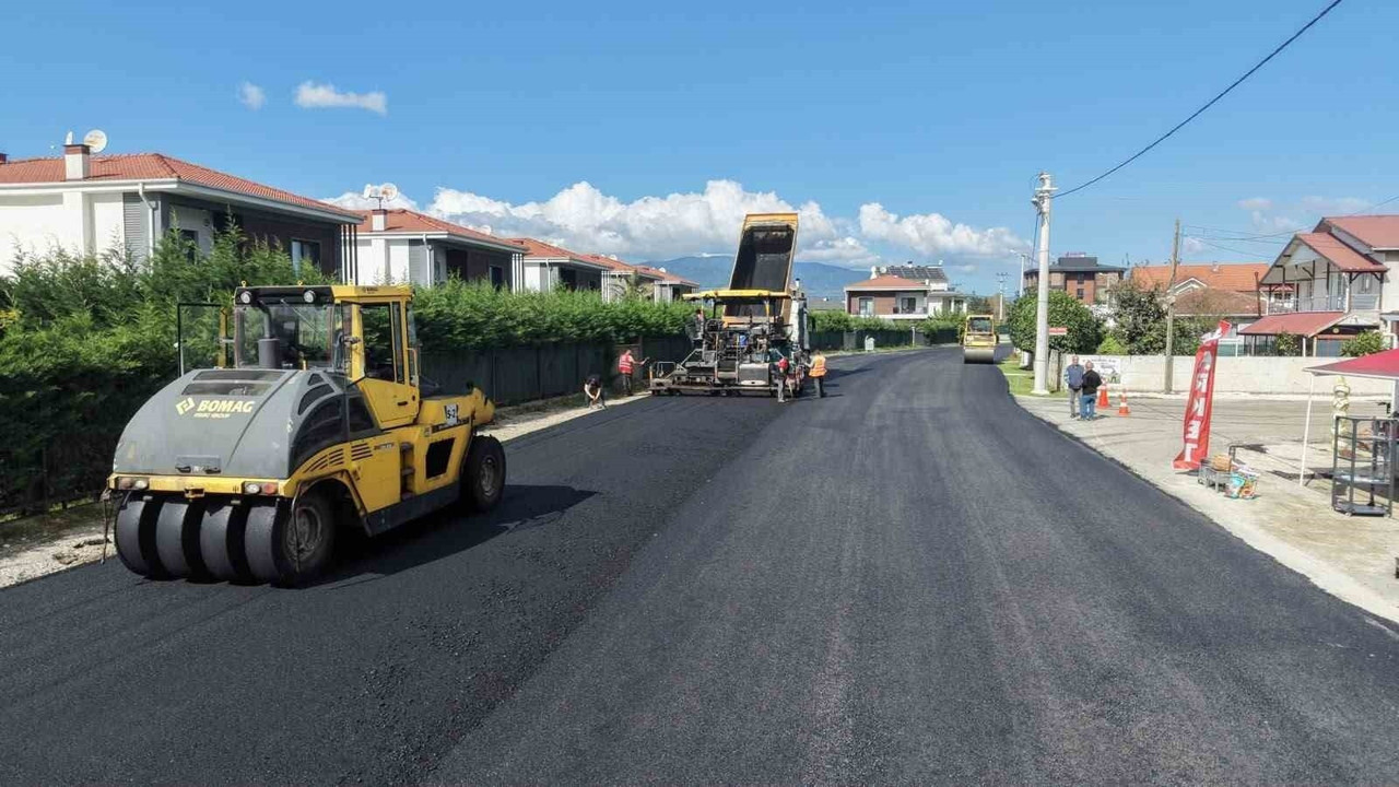 Düzce Belediyesi asfalt çalışmalarında 48 bin tona ulaştı