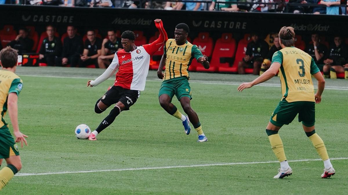 Feyenoord evinde Den Haag ile 2-2 berabere kaldı