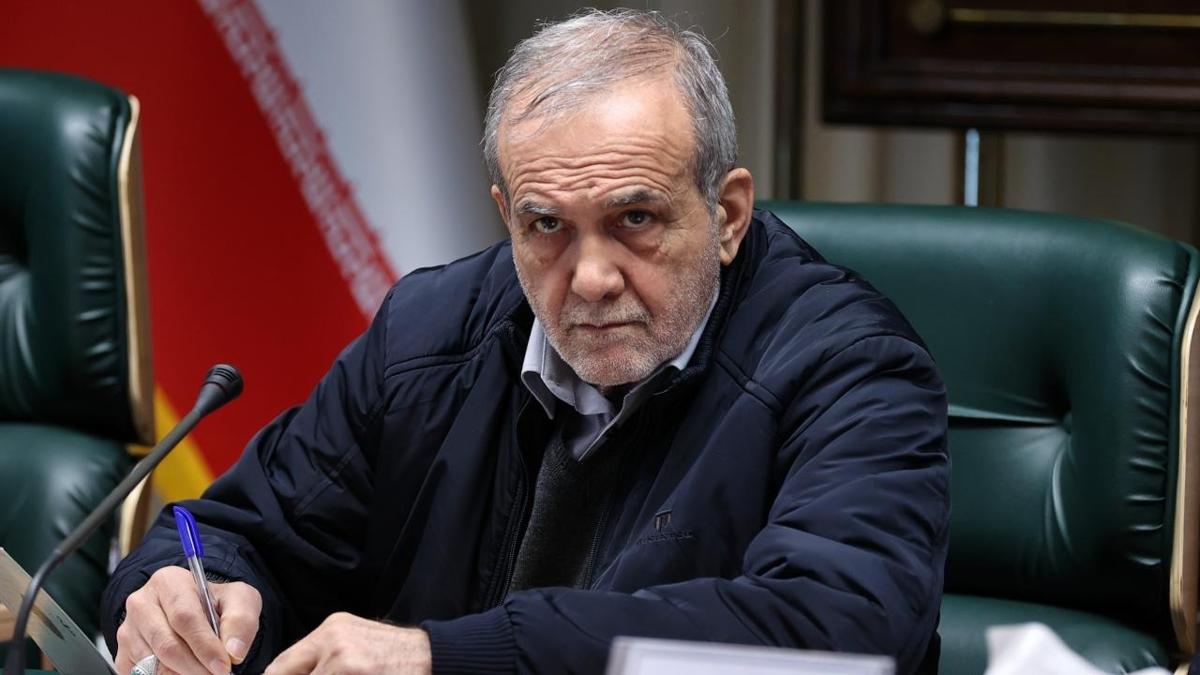 İran hükümeti lüks araç ithalatına kısıtlama getirdi