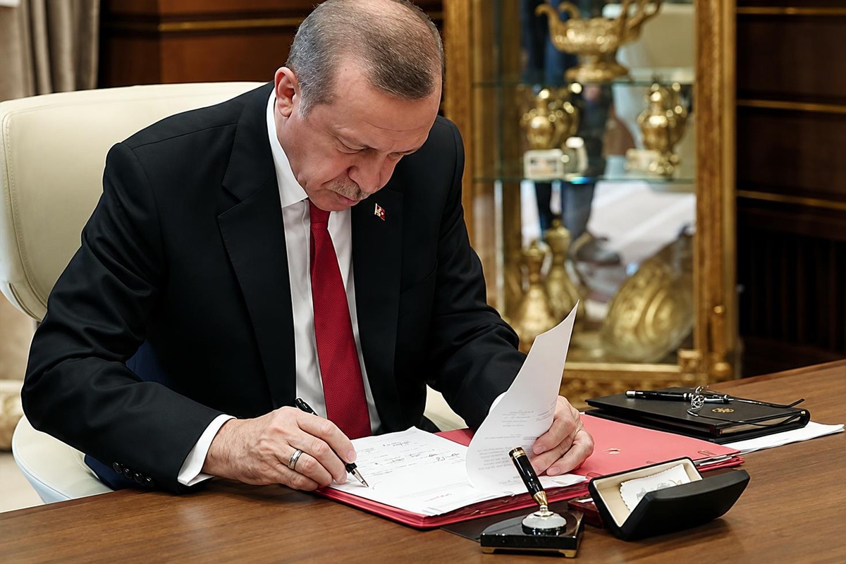 Resmî Gazete'de yayımlanan kararlarla bakanlıklarda üst düzey atamalar yapıldı