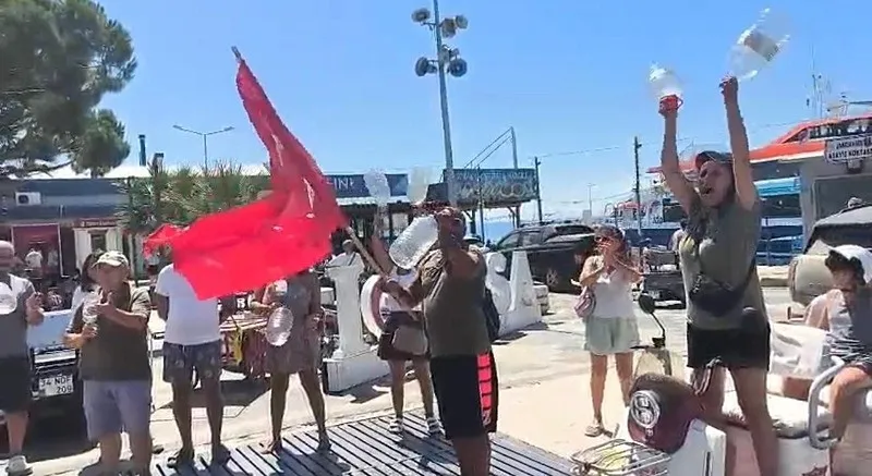 Avşa Adası sakinleri kronikleşen su sorunu için protesto düzenledi