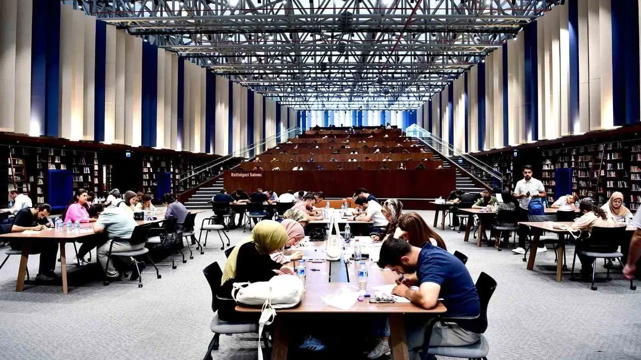 Malatya Büyükşehir Belediyesi KPSS adayları için deneme sınavı düzenledi