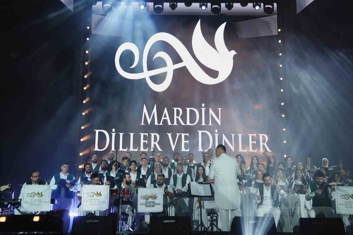 Mardin'de çok dilli koro Kültür Yolu Festivali'nde performans sergiledi