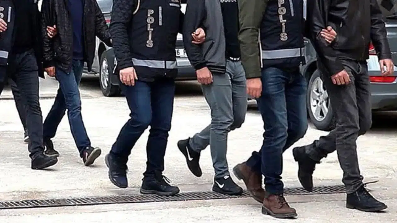Ankara merkezli 7 ilde düzenlenen operasyonda 33 şüpheli tutuklandı