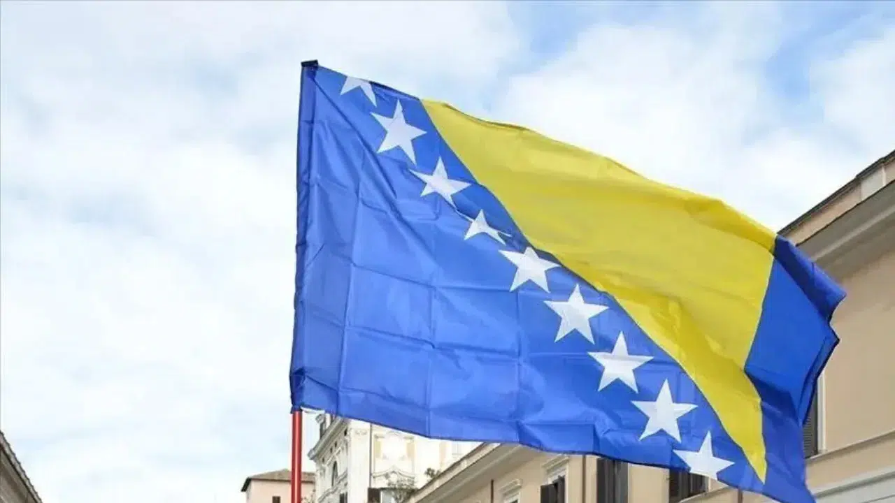 Saraybosna yakınlarındaki Trebevic Dağı'nda orman yangınına müdahale sürüyor