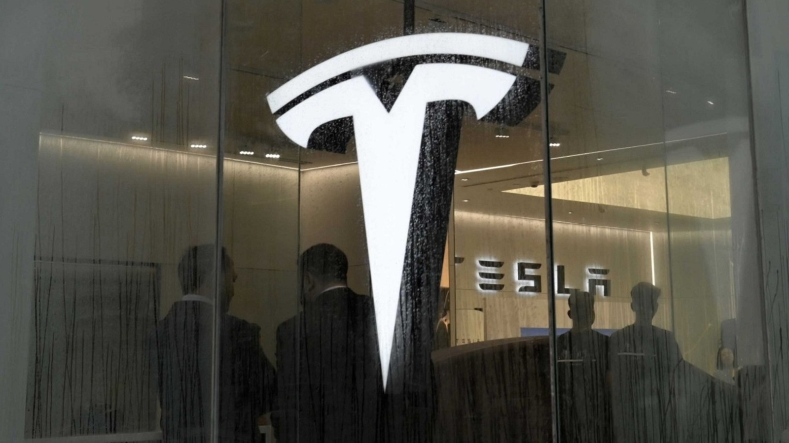 JPMorgan Tesla'nın 2026 üçüncü çeyrek kâr tahminini düşürdü