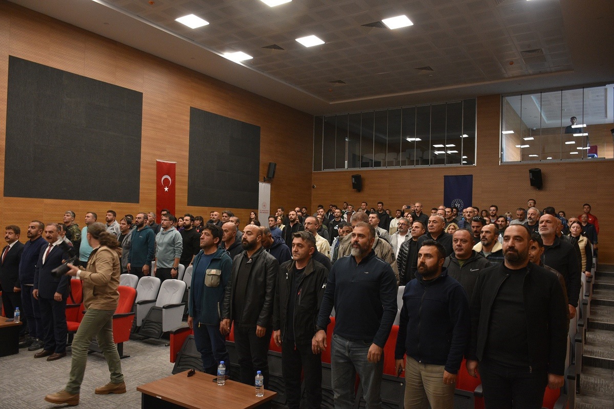 Erzurum'da okul sporlarında katılımı artırmak için koordinasyon toplantısı yapıldı