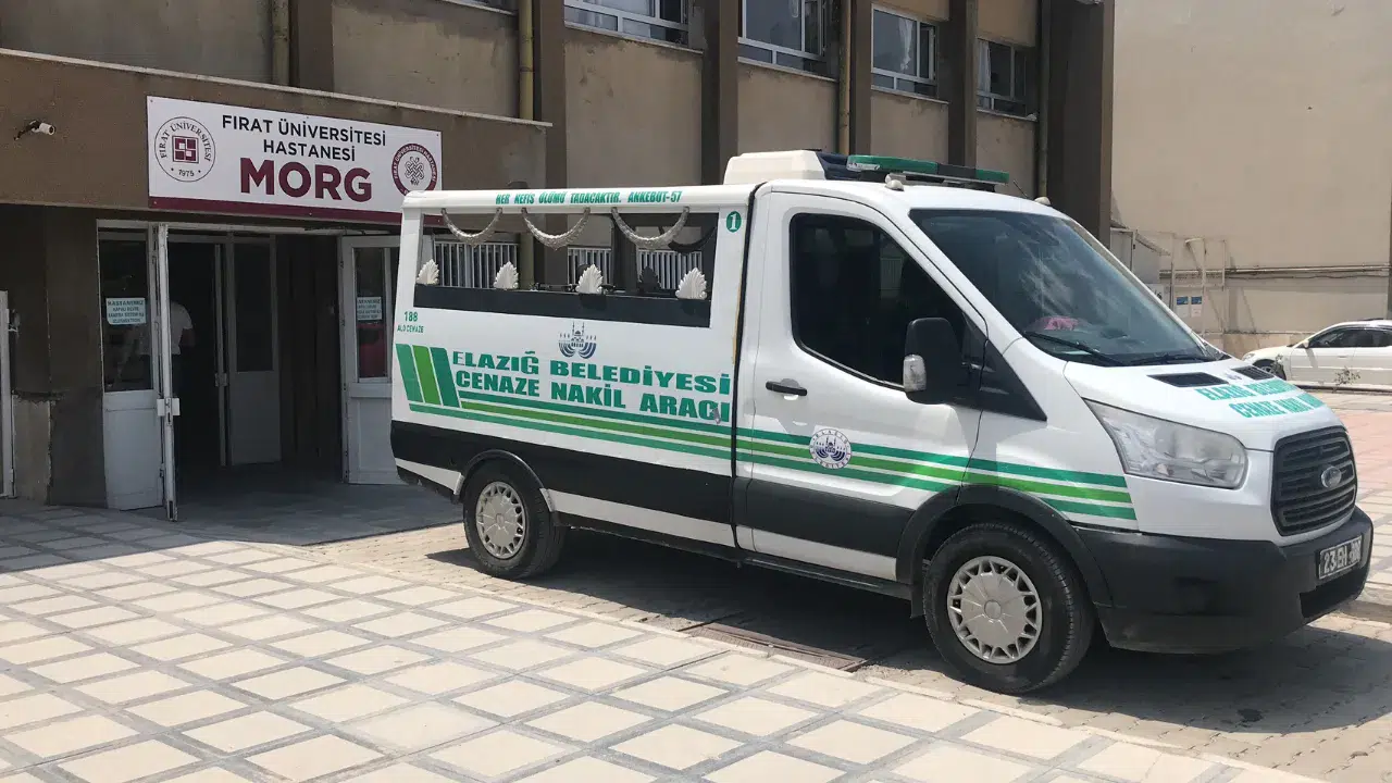 Elazığ'da motosikletin yayaya çarpması sonucu 2 kişi hayatını kaybetti