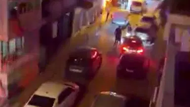 İzmir Karşıyaka'da iki grup arasında çıkan silahlı kavgada 5 kişi yaralandı