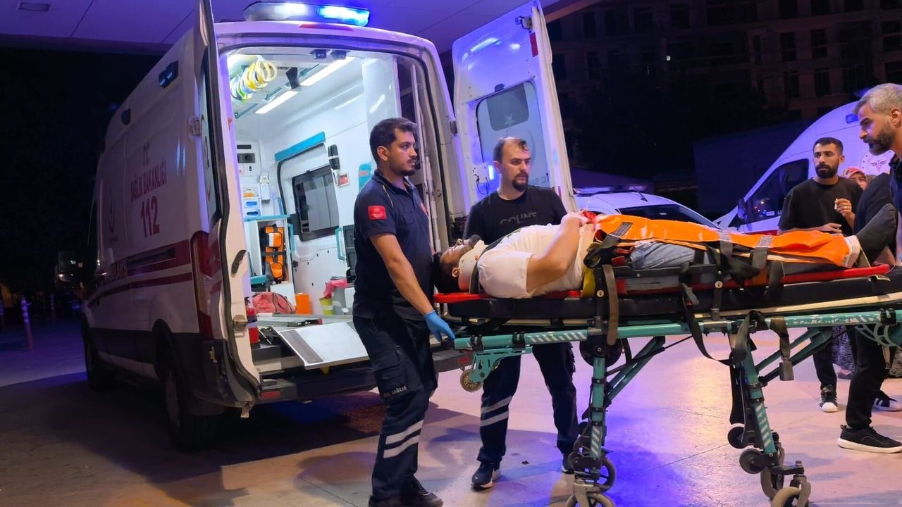 Bursa'da otomobil ve motosikletin çarpışması sonucu sürücü ağır yaralandı