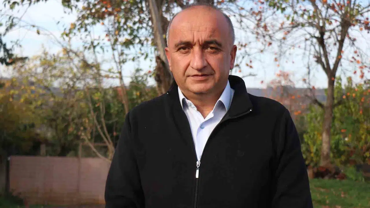 Sakarya'da bir mahalle muhtarı aracında başından vurulmuş halde bulundu
