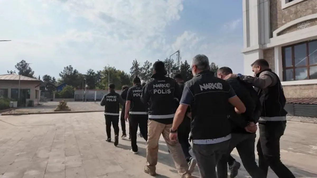 Adıyaman'da uyuşturucu ticareti yapan 5 kişi tutuklanarak cezaevine gönderildi