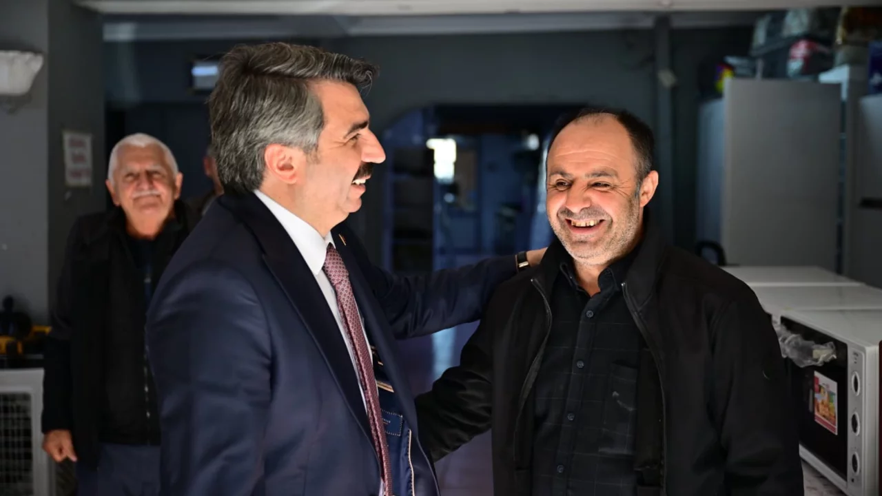Yıldırım Belediye Başkanı Oktay Yılmaz Teyyareci Mehmet Ali Caddesi esnafını ziyaret etti