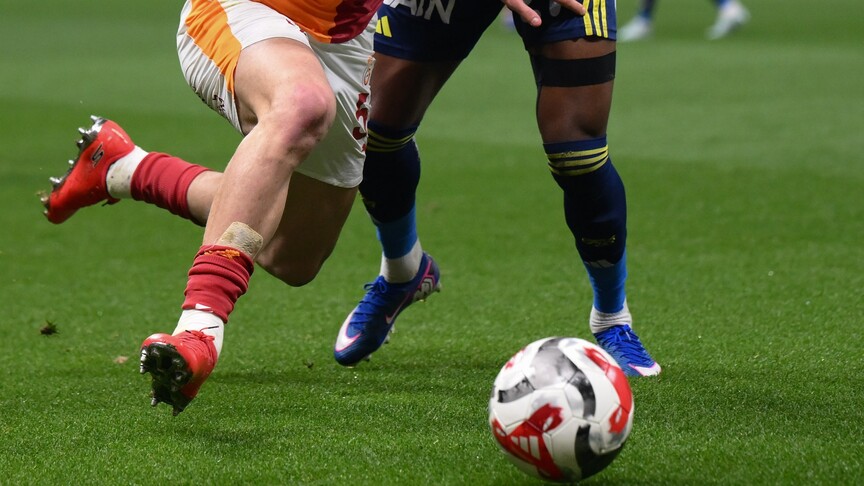 Galatasaray ve Fenerbahçe'ye son 16 sezondaki derbiler için toplam 21,5 milyon lira ceza