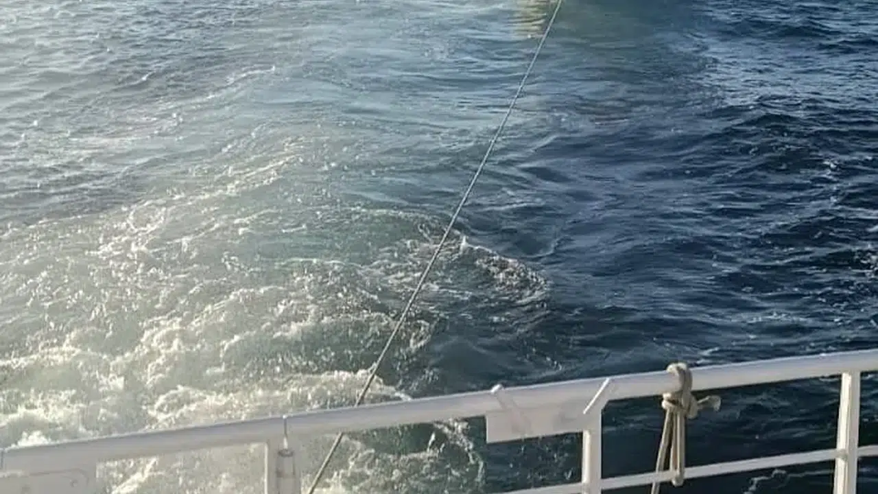 Beylikdüzü açıklarında sürüklenen tekne Kıyı Emniyeti tarafından kurtarıldı