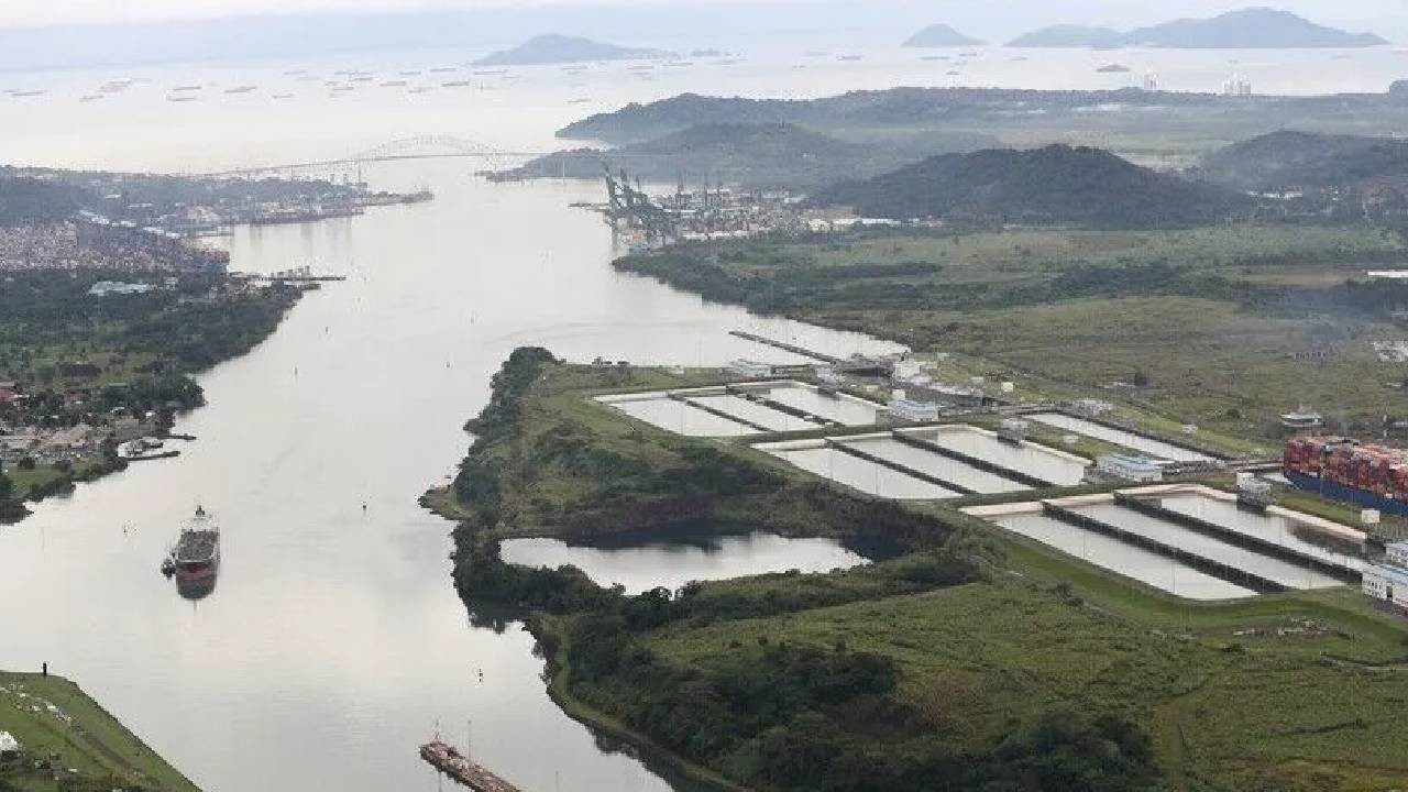 Panama Kanalı'nda El Nino kaynaklı kuraklık nedeniyle gemi geçişleri kısıtlanıyor