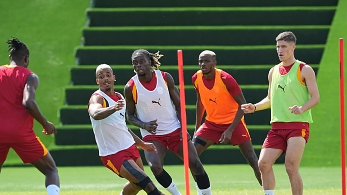 Galatasaray, Rus orta saha oyuncusu Aleksey Batrakov'un transferini duyurdu