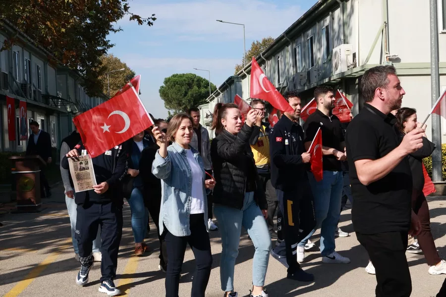 Osmangazi'de özel gereksinimli bireylerden Cumhuriyet Bayramı kutlaması