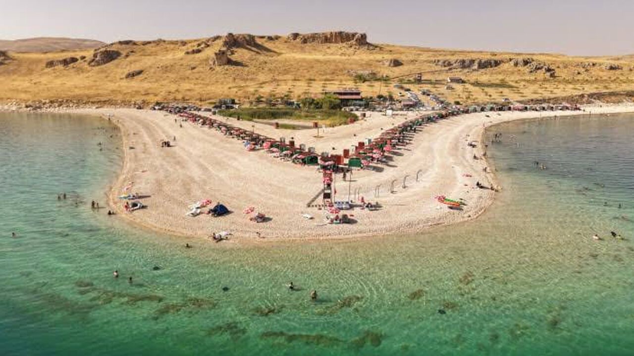 Van Gölü'nde boğulan iki kardeş hayatını kaybetti