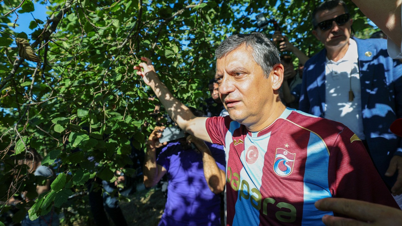 Özgür Özel Trabzon'da fındık üreticilerinin sorunlarına dikkat çekti