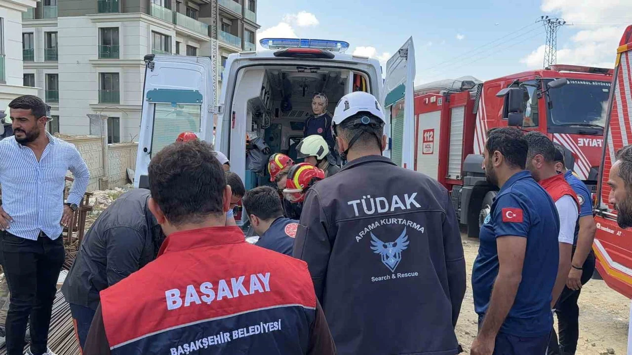 Başakşehir'deki inşaatta istinat duvarı çöktü: 1 ölü, 1 yaralı