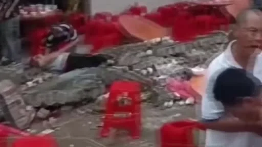 Çin'in güneyinde sel ve toprak kayması 10 kişiyi öldürdü