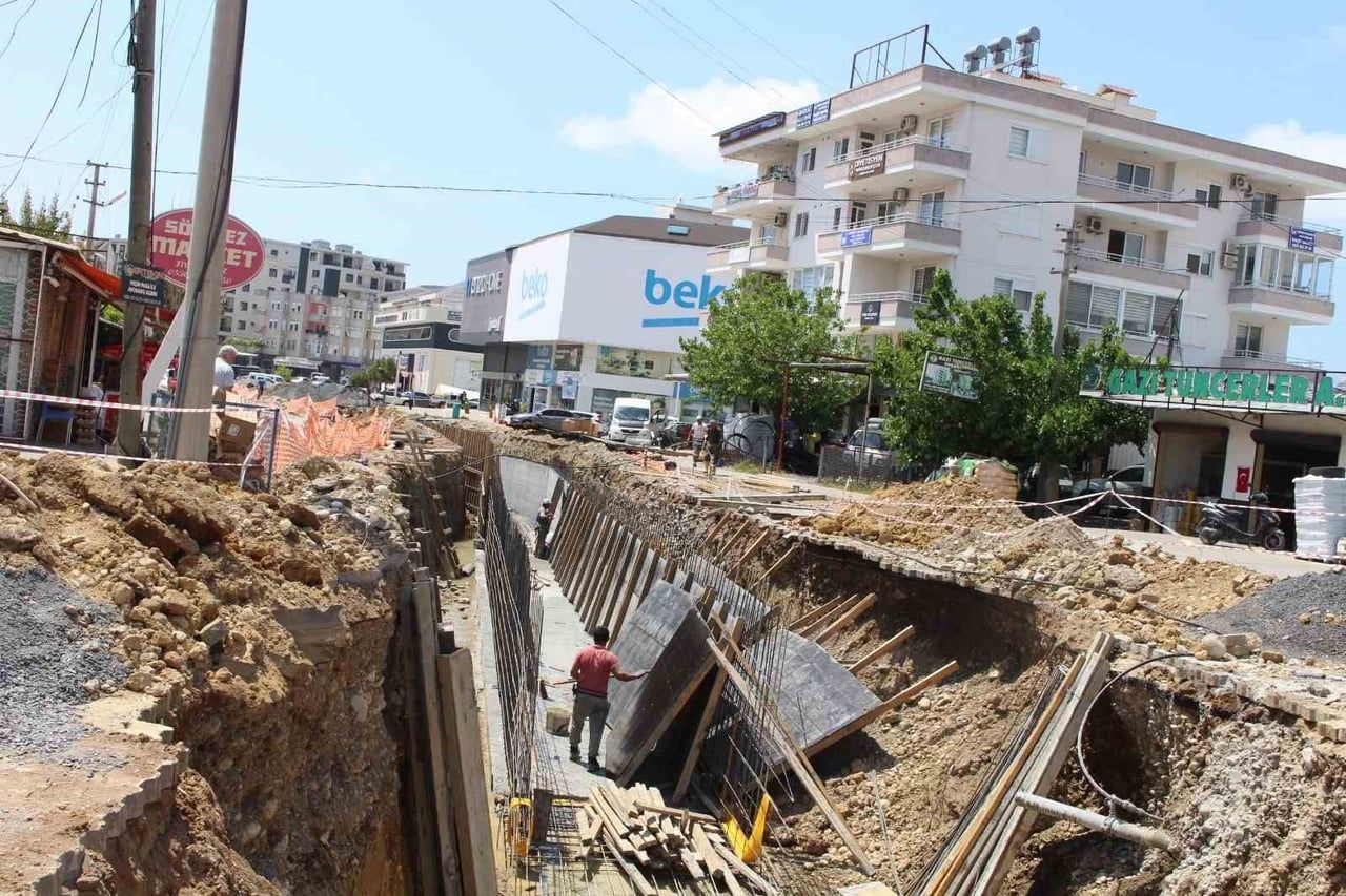 Antalya'da yağmur suyu altyapısına 787 milyon liralık yatırım yapıldı