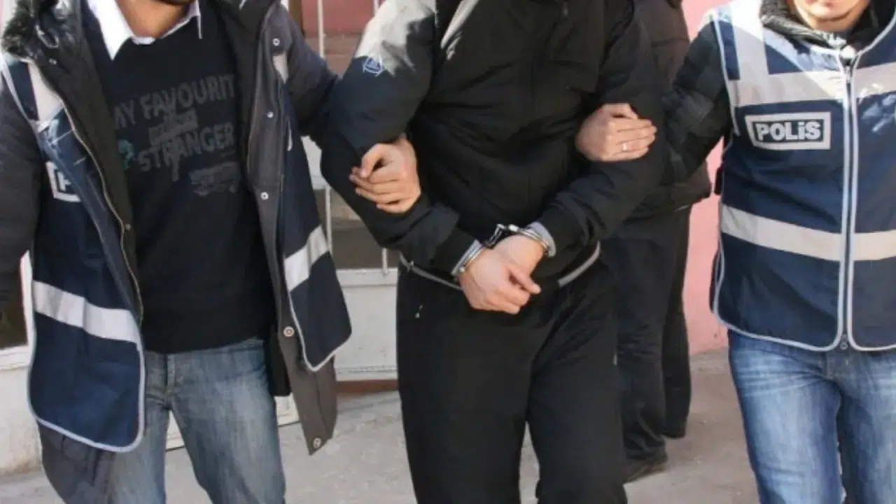 Kilis'te uyuşturucu operasyonunda 1 kilo 855 gram esrar ele geçirildi