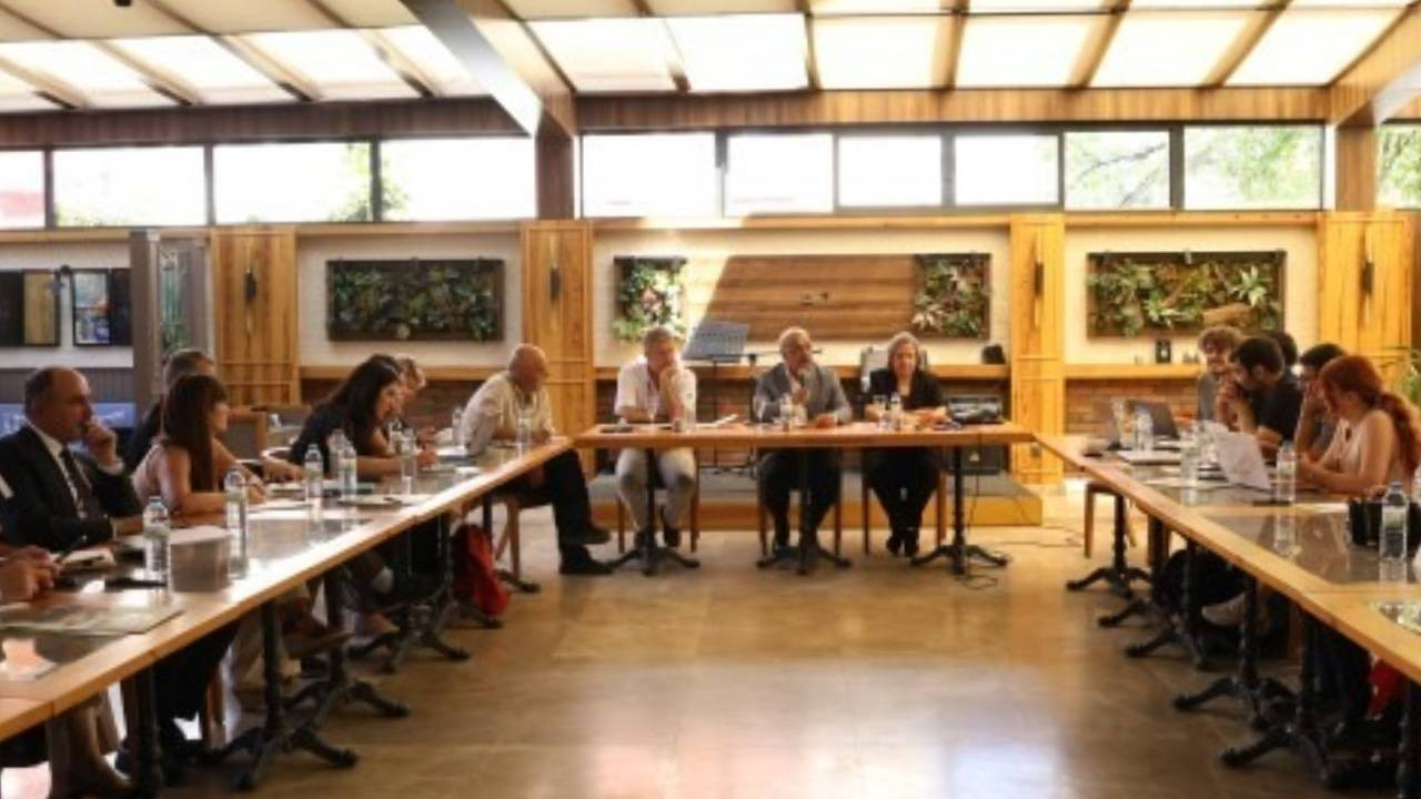 DEM Parti heyeti Barış ve Demokratik Toplum Süreci hakkında bilgilendirme yaptı