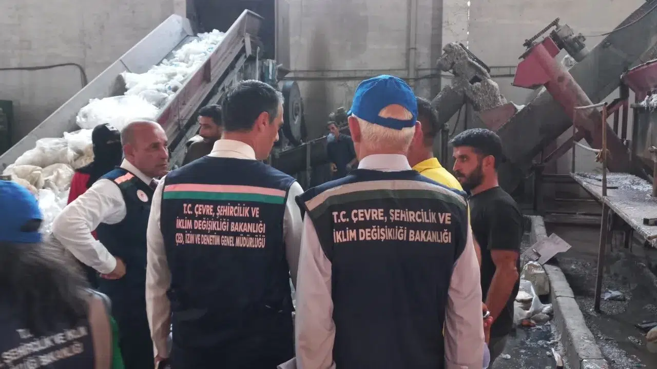 Adana'da 170 geri dönüşüm tesisine denetim: 13 işletmeye ceza kesildi