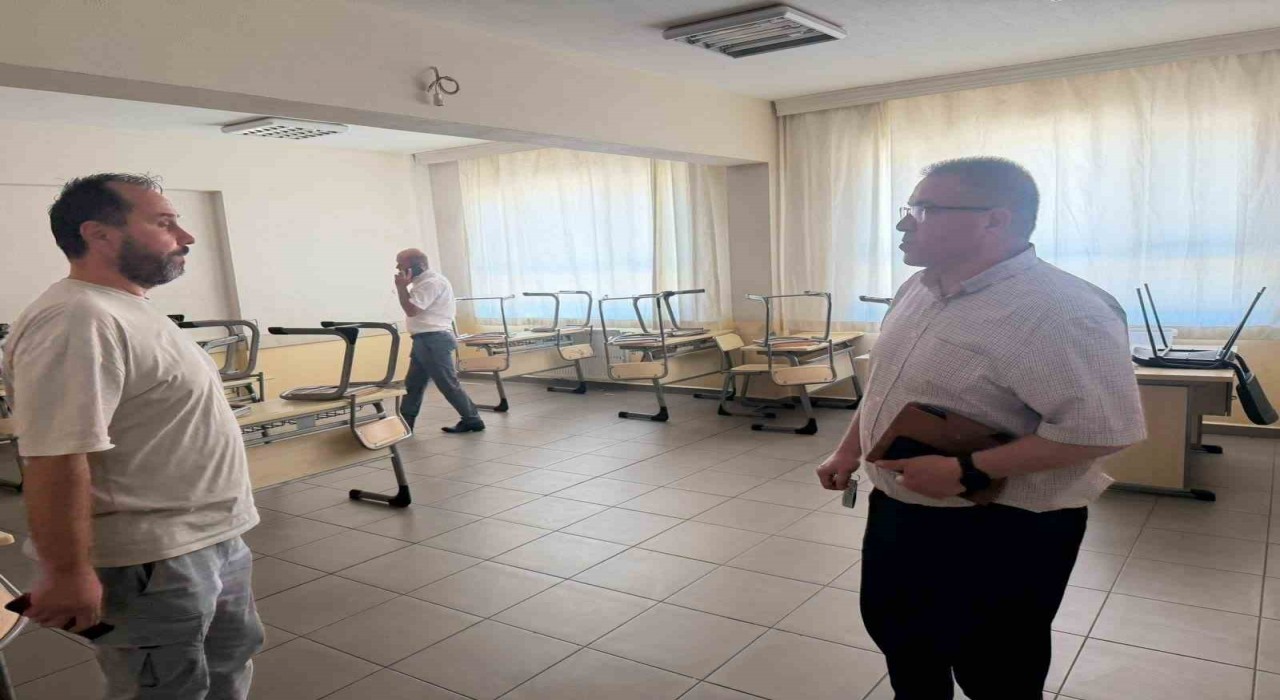 Karacasu'da okulların yeni eğitim yılı öncesi hazırlıkları denetlendi