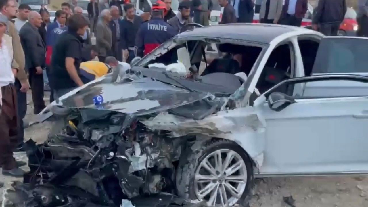 Yüksekova'da iki farklı kazada toplam 10 kişi yaralandı
